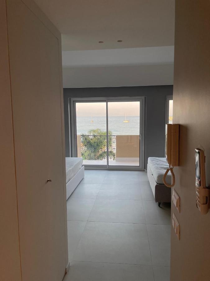גיארדיני נאקסוס La Finestra Sul Mare Modern Apartment מראה חיצוני תמונה