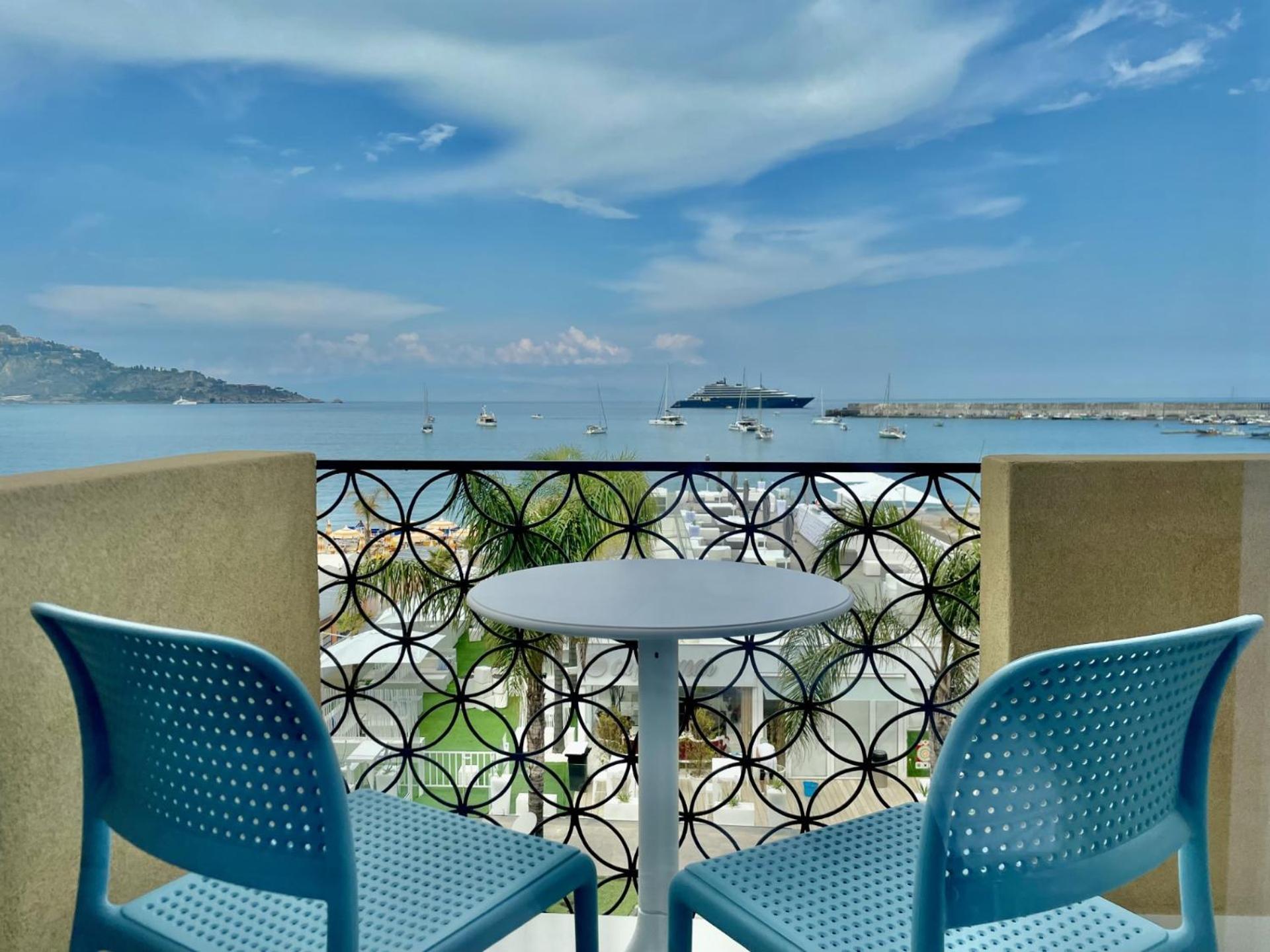 גיארדיני נאקסוס La Finestra Sul Mare Modern Apartment מראה חיצוני תמונה