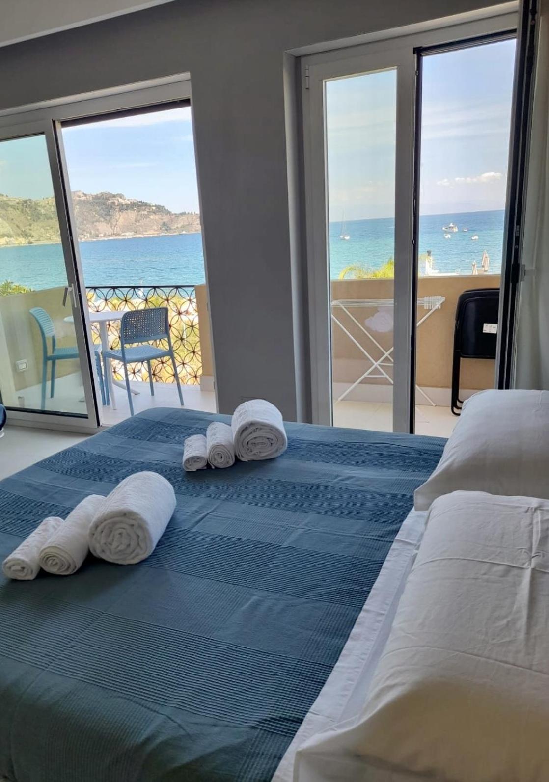 גיארדיני נאקסוס La Finestra Sul Mare Modern Apartment מראה חיצוני תמונה